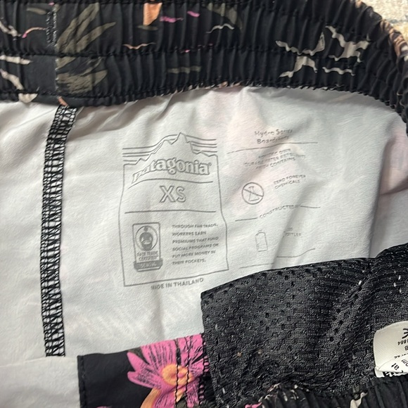 Patagonia Unlined Swim Hybrid Shorts 7" - Picture 2 of 2